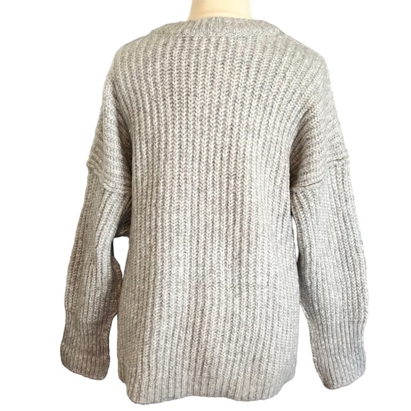 Free People NWT Blue Bell V-Neck Oversized Sweater ~ Gray ~ L - Picture 8 of 16